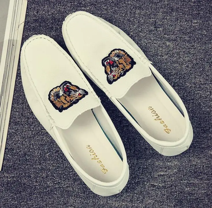 2022 Spring Summer New Hot Fashion Men Leather Casual Shoes Trend Lightweight Tiger Embroidery Cool Man Loafers Driving | Обувь