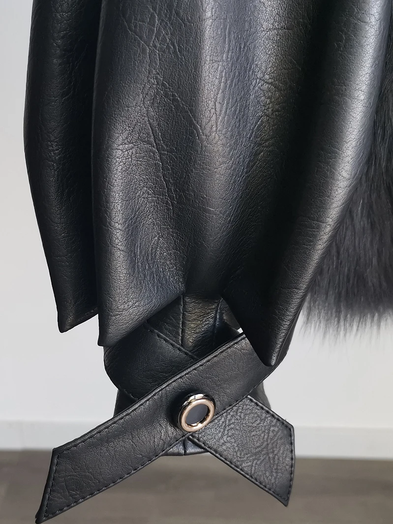 

Fox fur grass splicing sheepskin coat women's short 2020 new young Haining leather coat