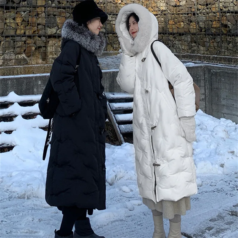 Женская длинная куртка пуховик на утином пуху с капюшоном и воротником из