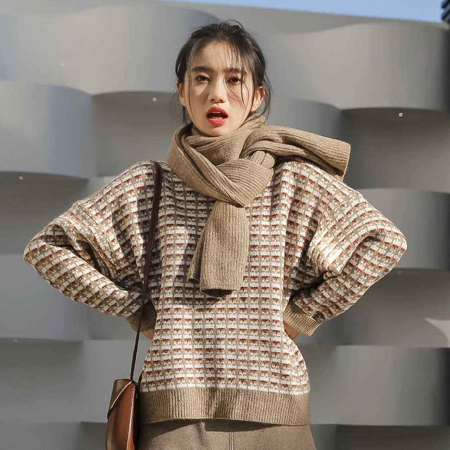 

2021 Winter Fashion Plaid with Retro Hong Kong Style Loose Knit Sweater + Scarf