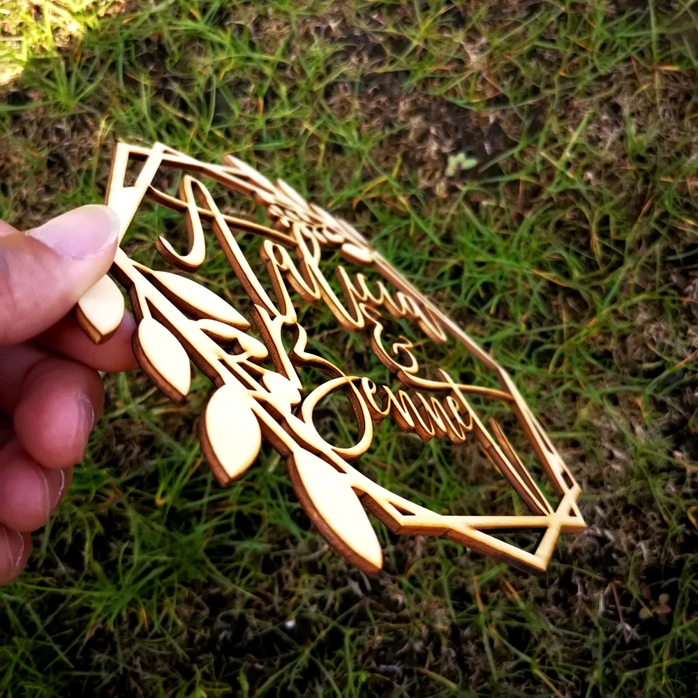 Свадебный реквизит под заказ с именем Мистер и миссис деревянное свадебное