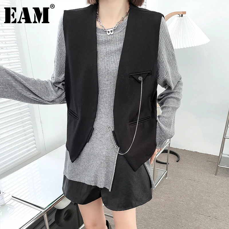 

[EAM] Women Loose Fit Black Irregular Chain Big Size Vest New V-collar Sleeveless Fashion Tide Spring Autumn 2021 1DE3625