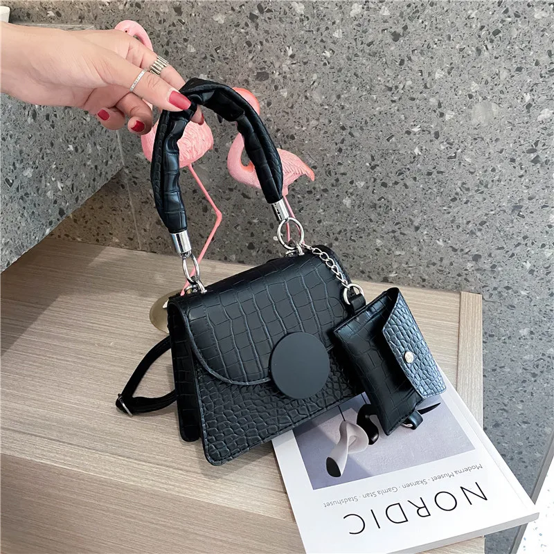 

Net red ins chain small bag 2020 new fashion fashion crossbar bag women's trend portable bag