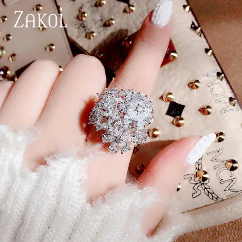 Женское кольцо ZAKOL розовое золото с кубическим цирконием и большим цветком FSRP231 |