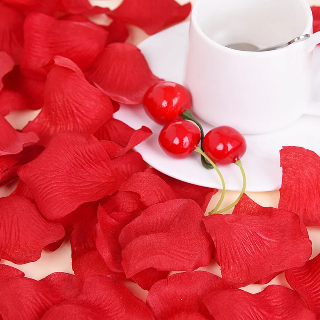 

100pcs/batch of 5*5CM artificial fake flower rose petal silk flower silk cloth wedding party decoration proposal atmosphere tool