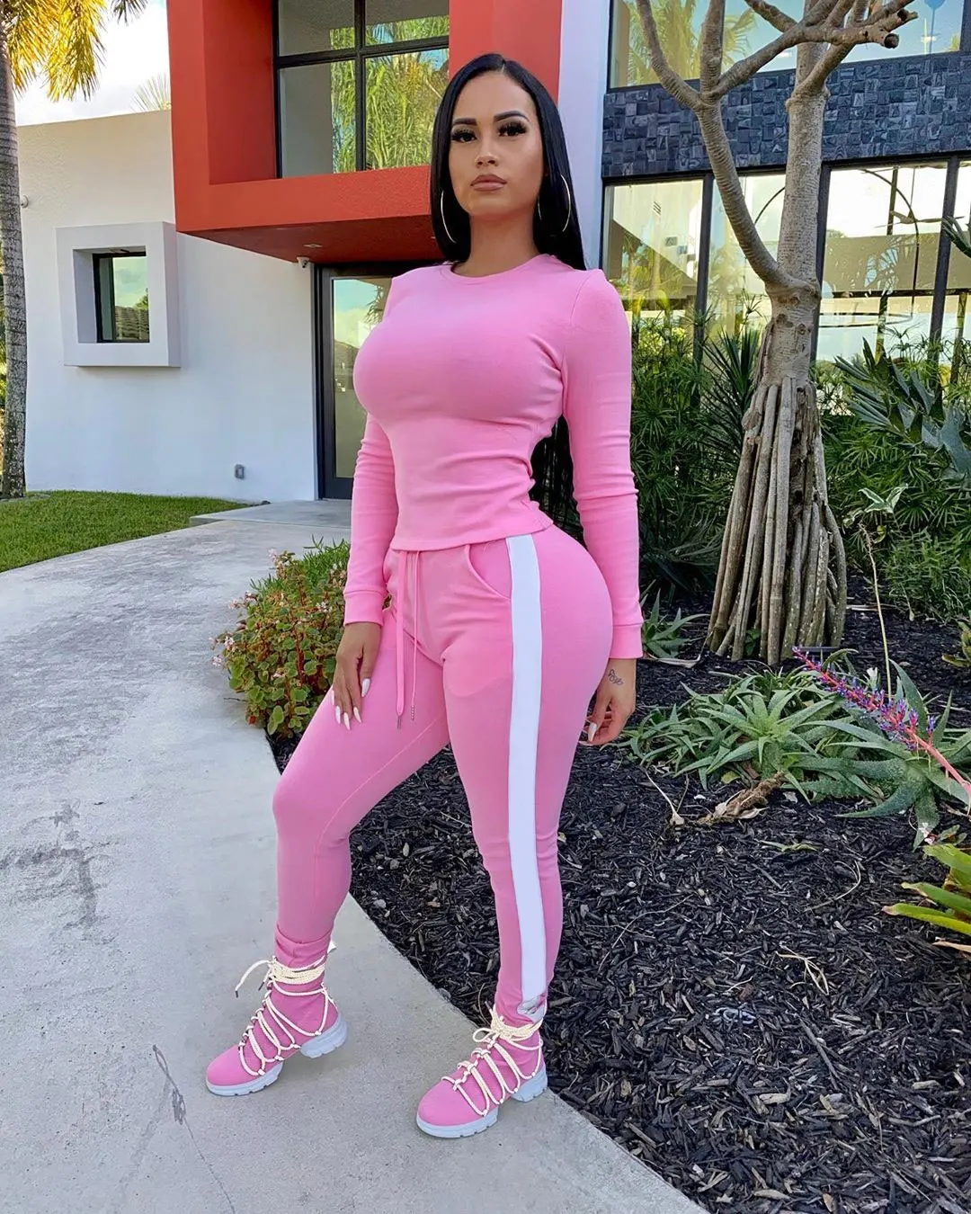 

Женские комплекты спортивных костюмов для девочек одноцветное Цвет комплект из двух предметов; Комплект из футболки с длинными рукавами с ...