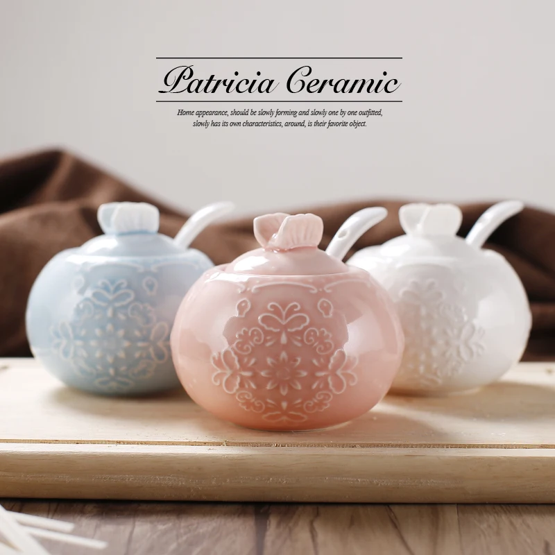 

3PCS 250ml Ceramic Spice Jars Seasoning Jars Jars Salt Shakers Three Piece Set Kitchen Stuff