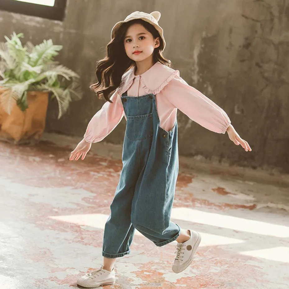 Детская одежда Блузка с оборками + джинсовый комбинезон для девочек из 2