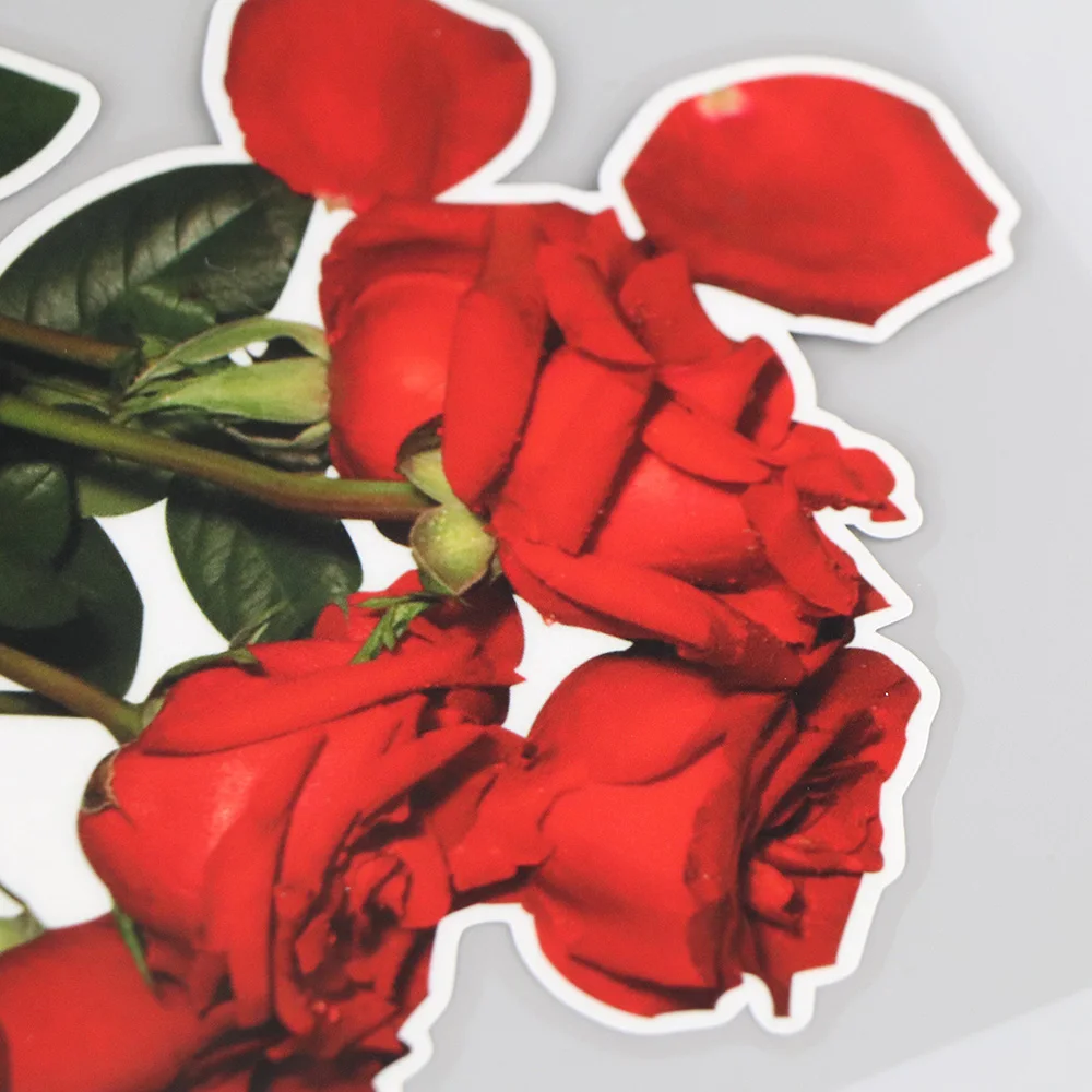 

YOJA 18.214.3CM Red Rose Romantic Body Decoration Stickers Fashion Scratch Occlusion Car Accessories 19B-0050