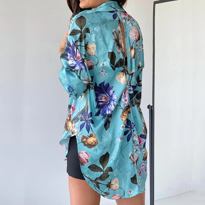 

Women Sexy V-Neck Back Cut-Out Pleats Shirts Autumn Blouse Elegant Single Breasted Retro Printing Tops Shirts Lady Casual Blusa