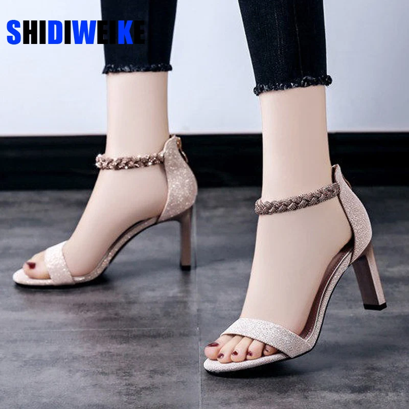 Блестящие женские босоножки на толстом каблуке Коллекция 2021 года Модные летние