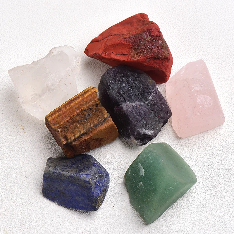 Комплект из натурального хрустального камня семи чакр черная тканевая сумка