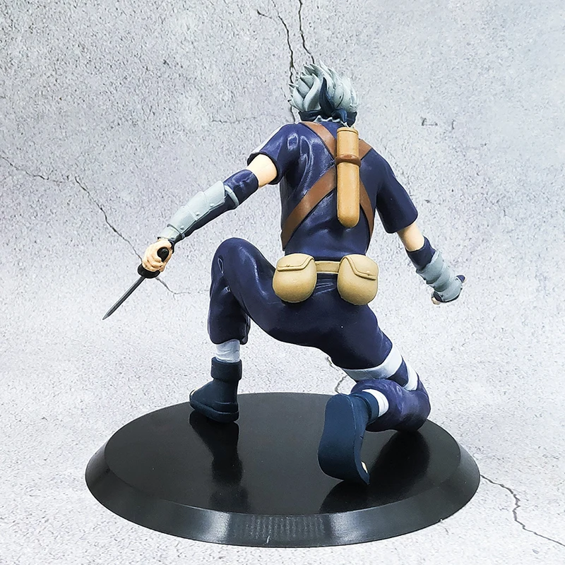 

14cm Japan Hatake Kakashi Action Figure Anime PVC Fighting Squatting Kakashi Collection Model Dolls Toys for Boys Gifts