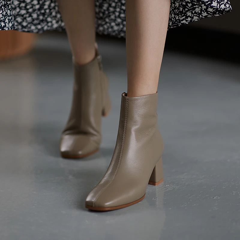 

2021 autumn and winter Korean style simple style square head sheepskin comfortable short boots