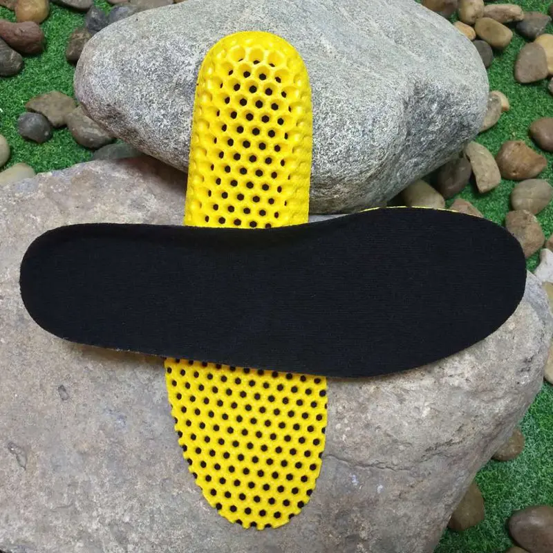 Влагу не пропускают запах устойчив к атмосферным воздействиям и дышащий соты