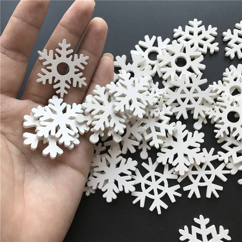 50pc 35mm Mix Shape Wooden White Snowflakes Christmas Ornaments Xmas Pendants New Year Christmas Decorations for Home