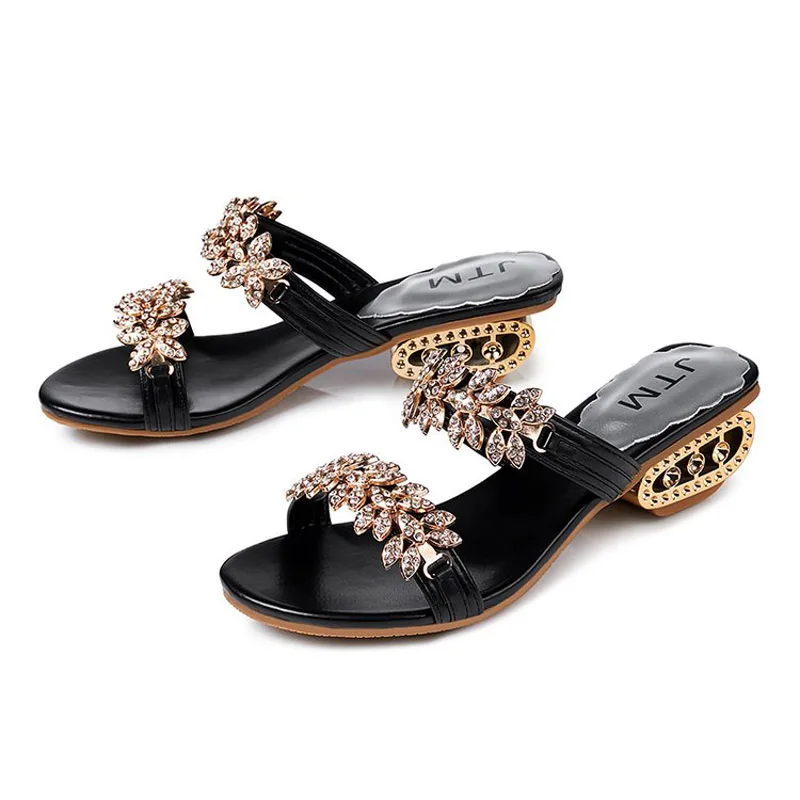 

2020 New women shoes slippers summer beach sandals Fashion women Rhinestone outdoor slippers flip flops shoes women mujer