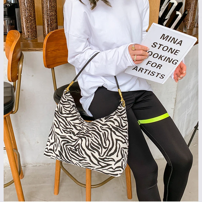 

2021 New Zebra Pattern Underarm Bag Shoulder Bag Female 2021 New Handbag Large Capacity Retro Messenger Bag Fashion Tote Bag