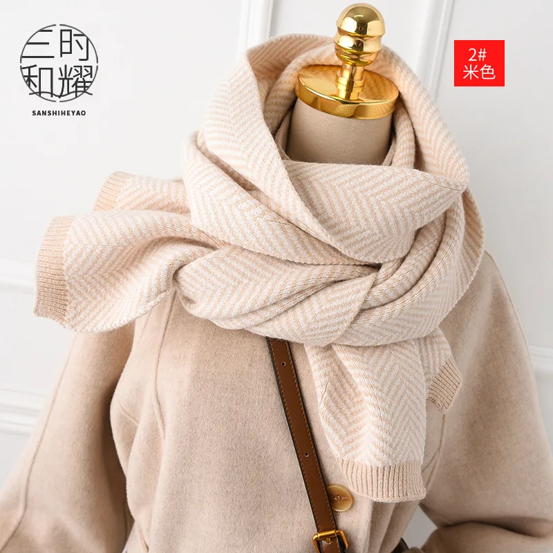 Женский классический вязаный шарф с узором елочка теплый из кашемира в милом