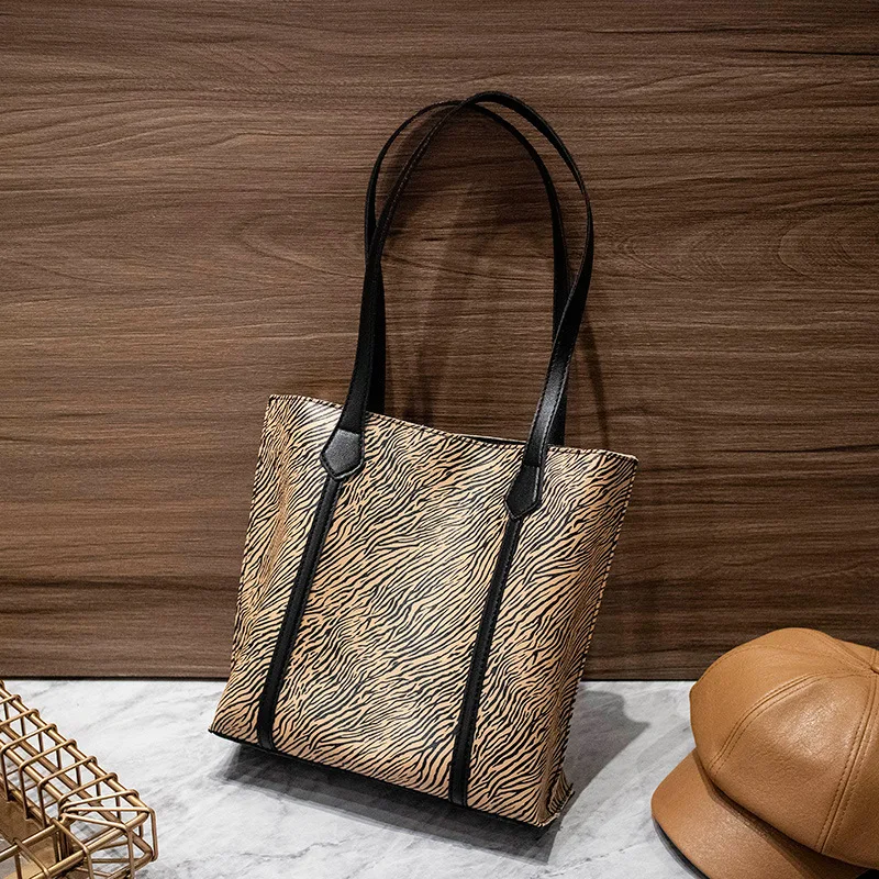 

2021 Women Female Fashion Retro PU Leather Famous Design Leather Shoulder Bag Lady Versatile Double Space Totes College Book Bag