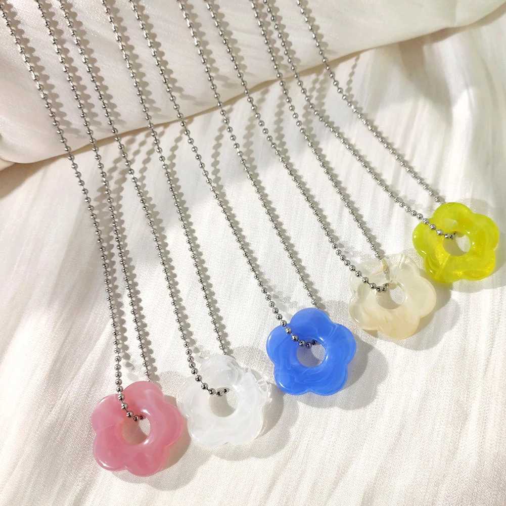 

Fashion Cute Acrylic Flower Sliver Color Chain Necklace For Women Sweet Resin Plant Pendant Choker Necklace 2022 Korean Jewelry