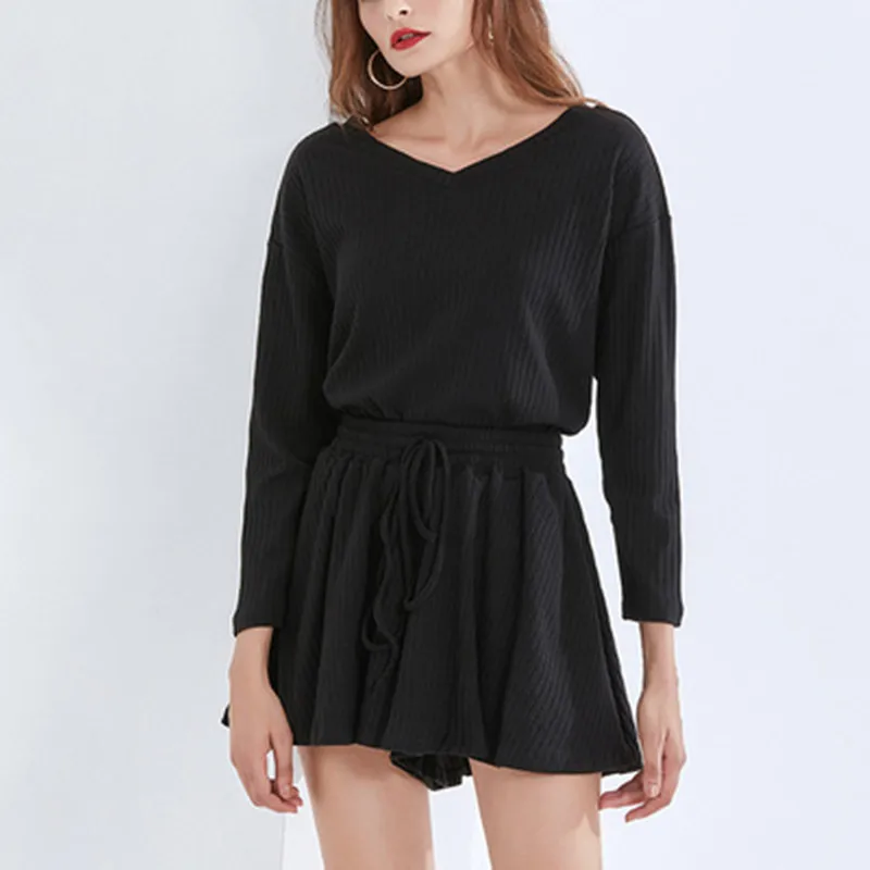 

Casual Fashion 2 Pcs Women Set V Neck Long Sleeve Loose Knit Top + High Waist Hip Elastic Wide Leg Shorts Wild Suit