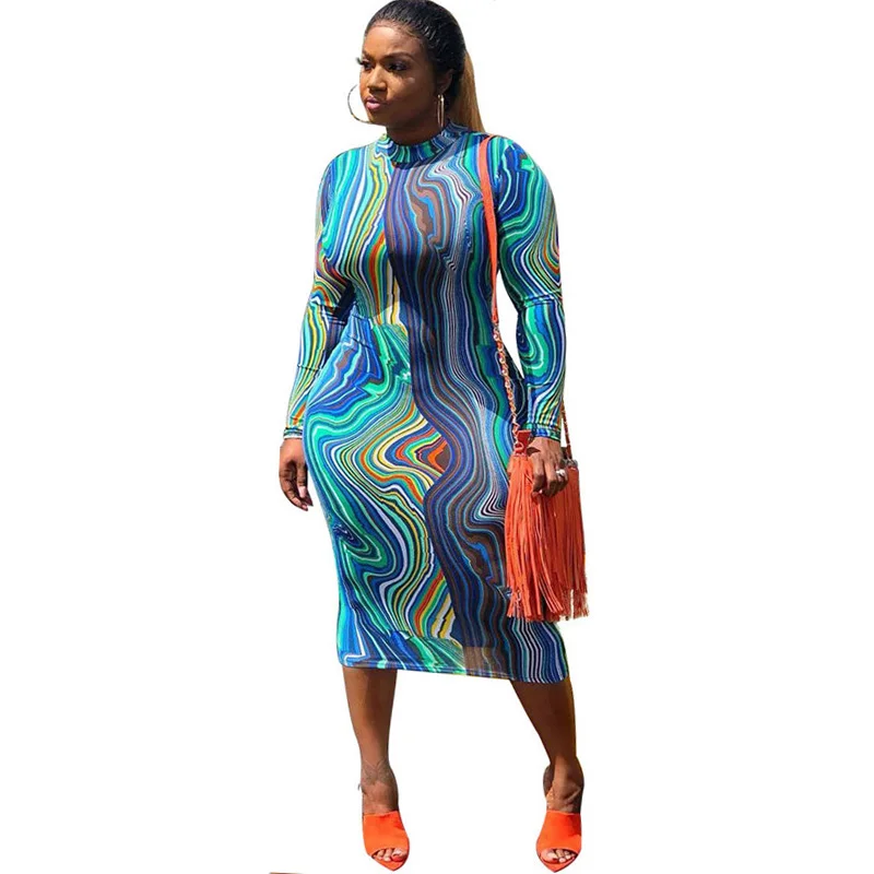 

Женское облегающее платье-футляр с длинным рукавом, до середины икры