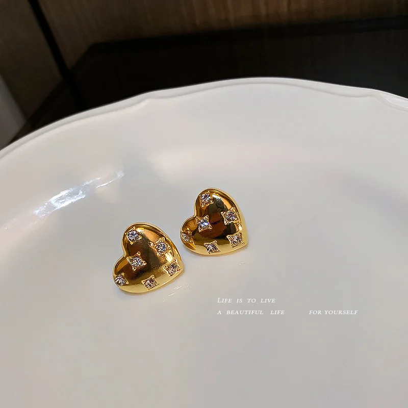 

925 Silver Needle Korean East Gate Fashion Simple Personalized Earrings Diamond Studded Love Net Red Design Sense Earri