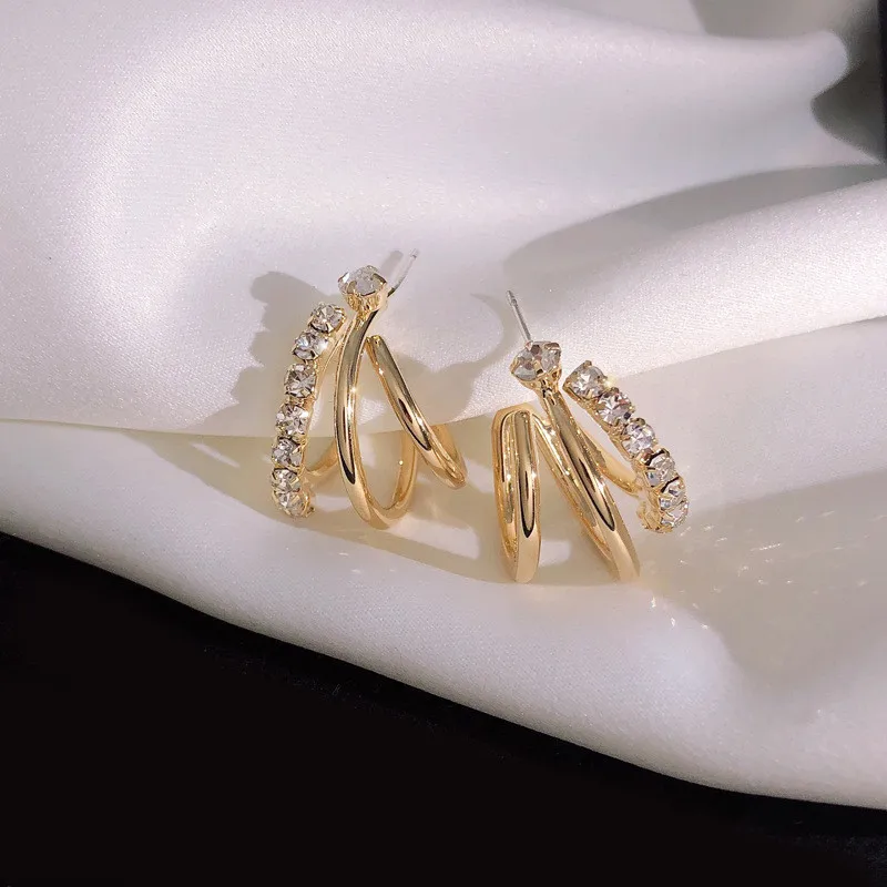 

2021 New Arrival Trendy Geometric Simple Hollow Metal Crystal C Stud Earrings For Women Fashion Gold Color Metal jewelry Party