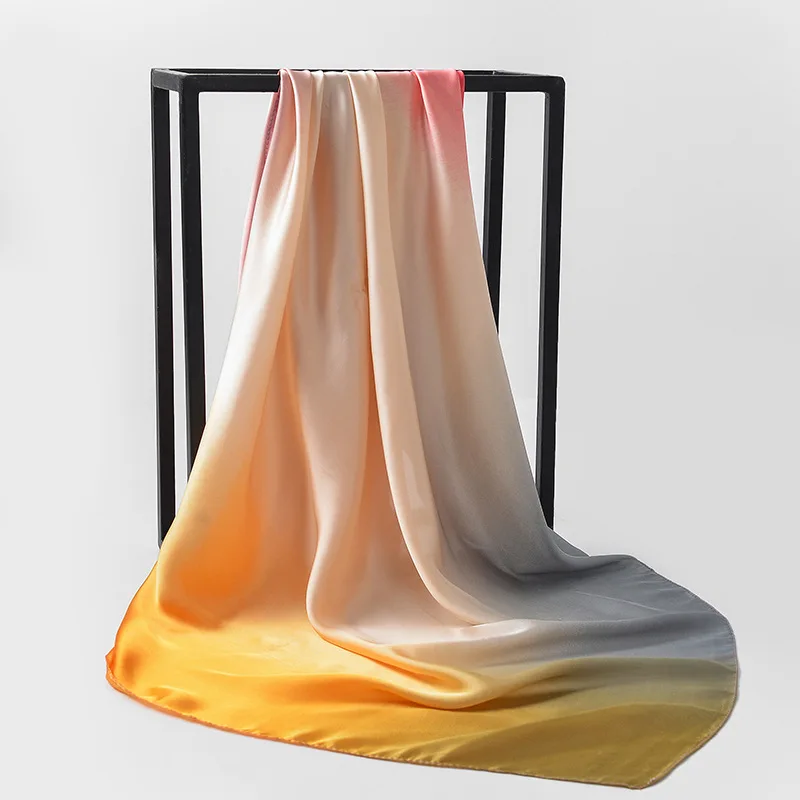 Универсальный литературный шарф с градиентной строчкой в стиле ретро стюардесс