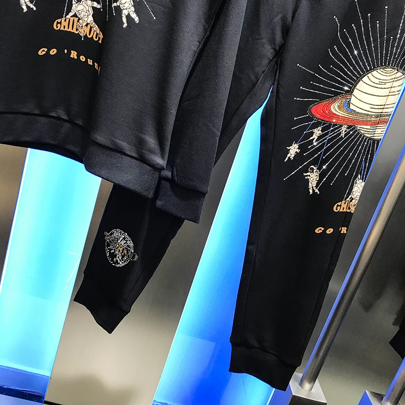 

2020 autumn men's sweater leisure sports suit personality astronaut hot diamond trend long sleeve pants two piece men's set