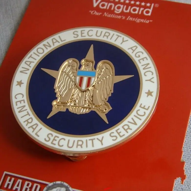 Металлическая брошь в стиле милитари с идентификацией армии |