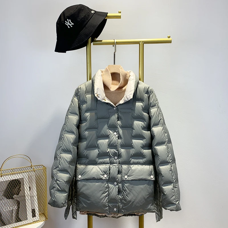 

ZCWXM зимняя Женская легкая пуховая куртка с воротником-стойкой нестандартный короткий 90% белый утиный пуховик свободная пуховая Модная парк...