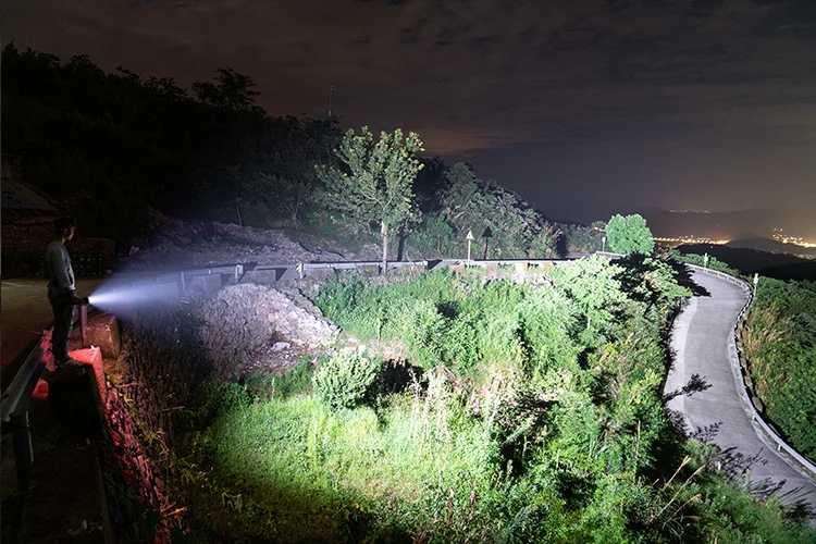 

High Lumen Tactical Flashlight XHP90.2 LED Flashlight USB Rechargeable Torch Zoomable Torch Waterproof 5 Modes Flashlight