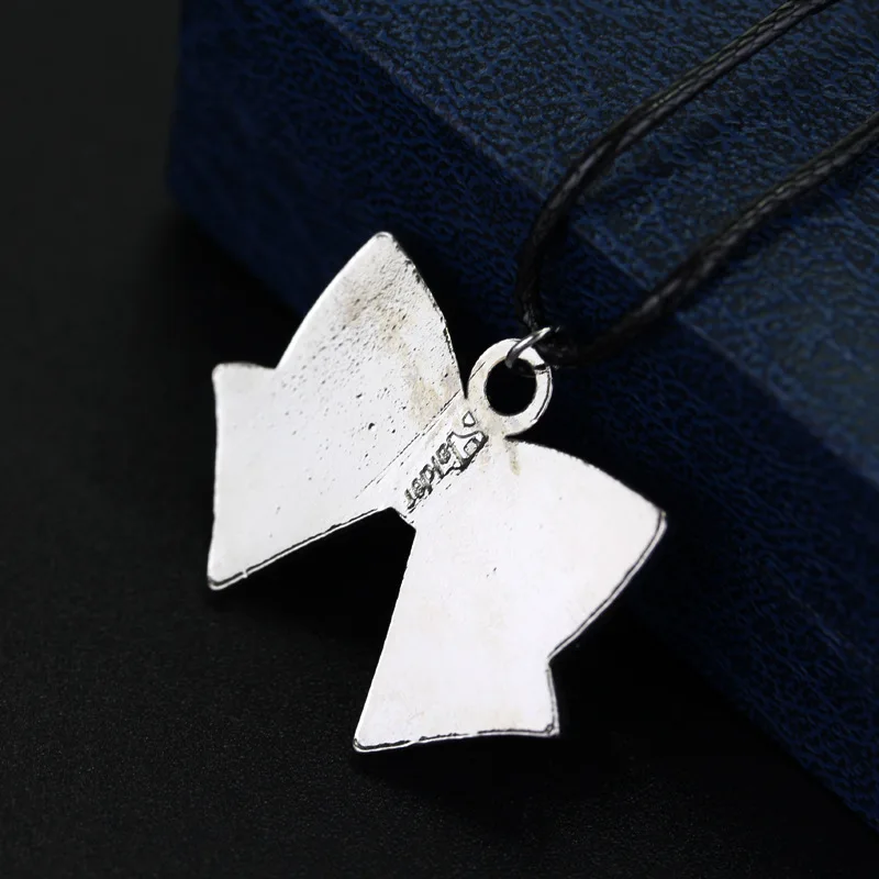 

Classic Anime Sailor Moon Necklace Charm Red Bow Tie Bowknot Pendant Necklaces For Women Fashion Jewelry Choker Accessories