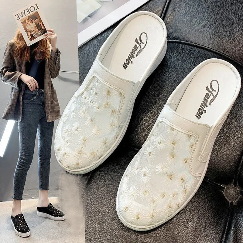 

Embroider Flower Slippers Women Creepers Outside Air Mesh Mules Shoes Platform Sandals Breathable Closed Toe Slides Flip Flops