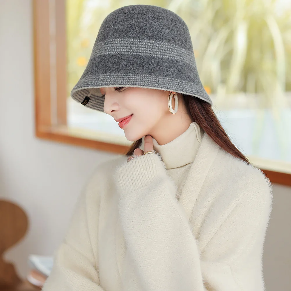 

2022 The Elderly Female Winter Fisherman Hat middle-aged Mother Fashion Warm Wool Hat Joker Basin Hat Luxury Cashmere Hat