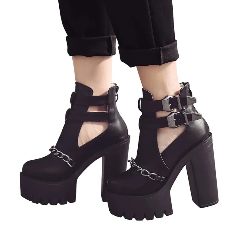 

Women's Shoes