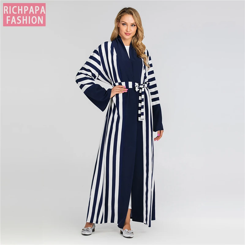 Женское кимоно в полоску мусульманском стиле | Тематическая одежда и униформа