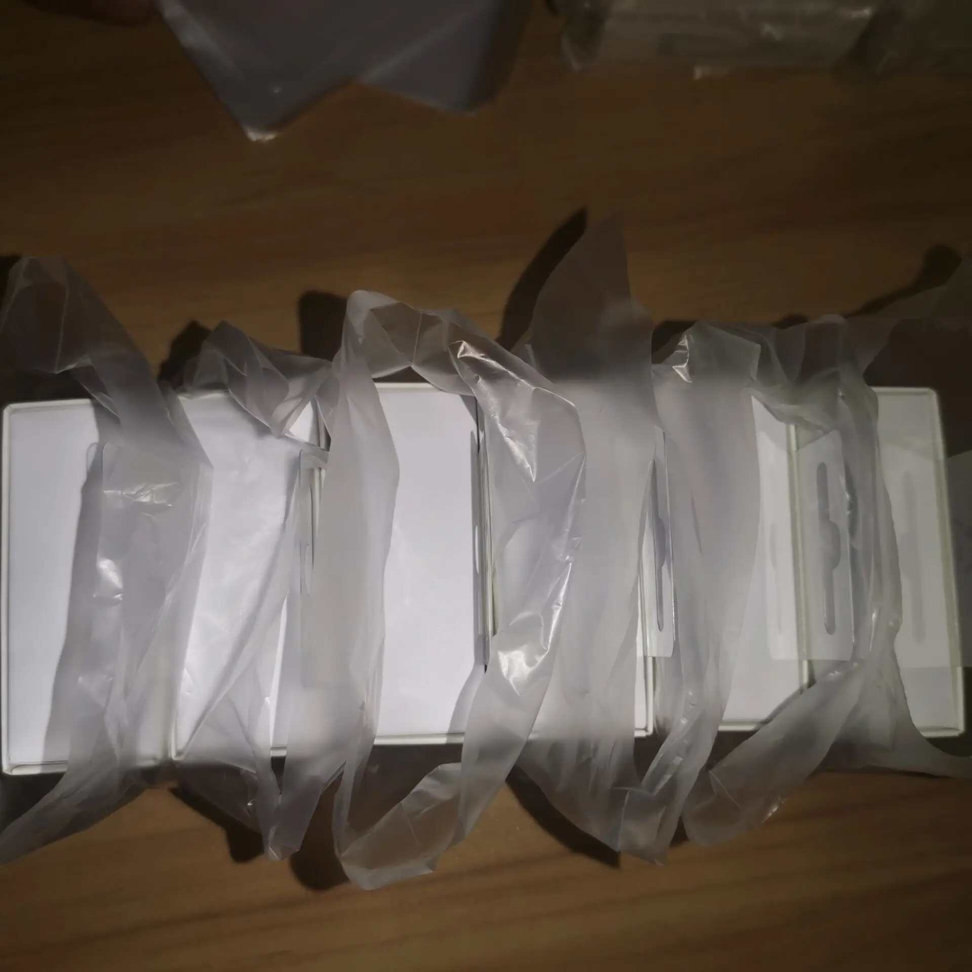 

10pcs/lot High Quality 3.5mm Headset In Ear Headphones Earphone with Remote Mic for i 5s 6 6S Plus with Retail Box