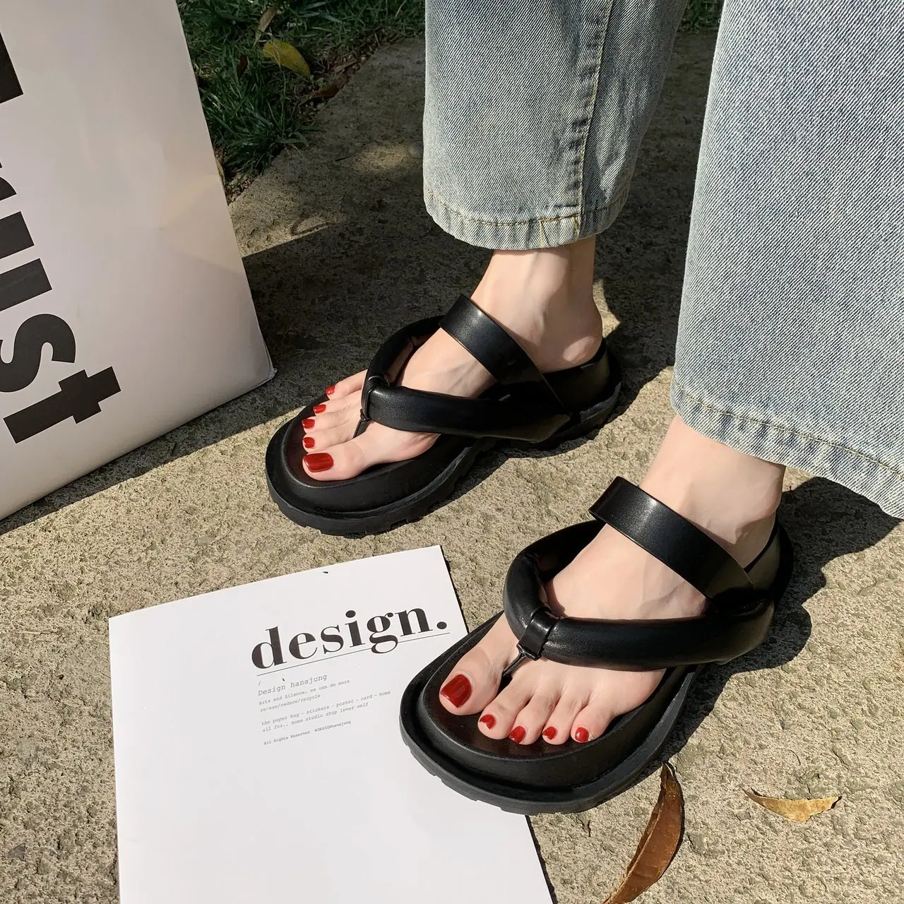 

New Clip Toe Thick Platform Slippers Women Casual Strap Slippers Summer Beach Flip Flops Woman Outdoor Rome Sandals Brand Slide