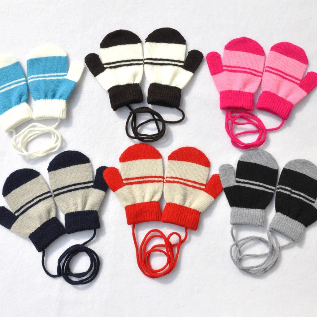 Зимние теплые Разноцветные полосатые вязаные милые перчатки с веревочками для