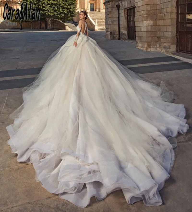 

Luxury Ball Gown Wedding Dresses Sheer Neck Lace Vestios De Novia Princesa 2021 Arabic Dubai Bridal Gowns Long Sleeves