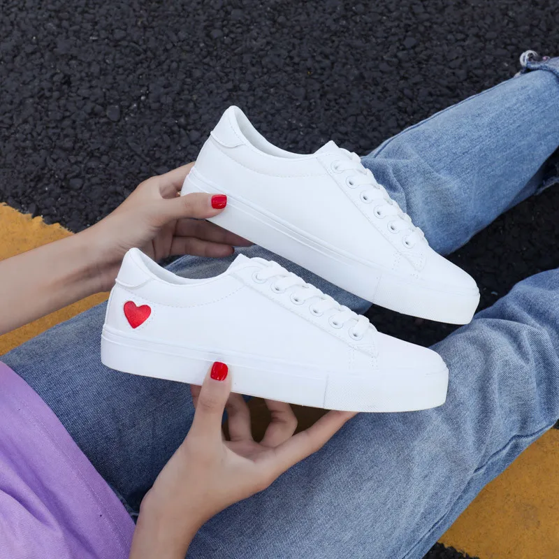 

Women Canvas Shoes Women Casual Flats Heart Lace-up Fashion Ladies Spring/Autumn Shoes designer White Sneakers EUR Size 36-42