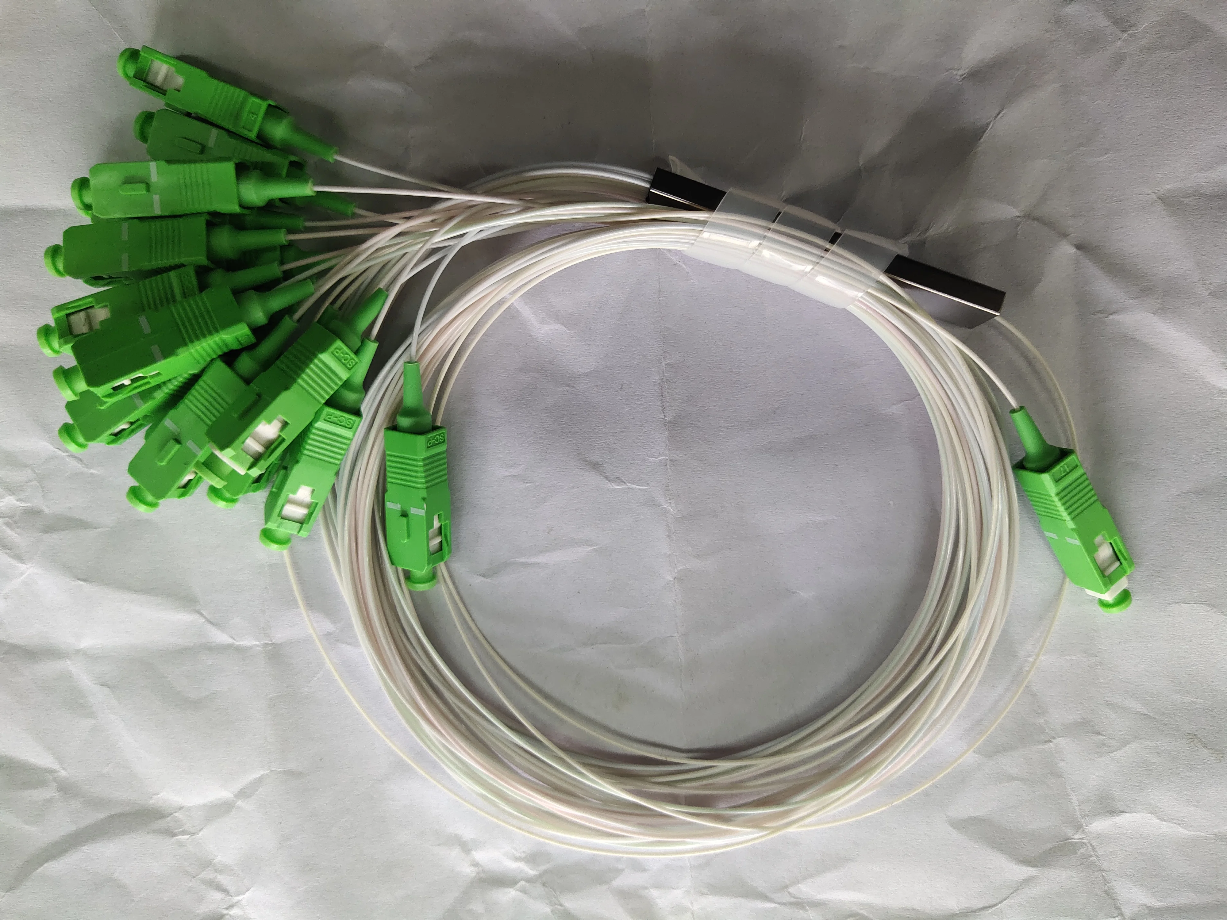 1X16 PLC FTTH Волоконно оптический сплиттер SC APC SM 0 9 мм Высокое качество 1 м 10