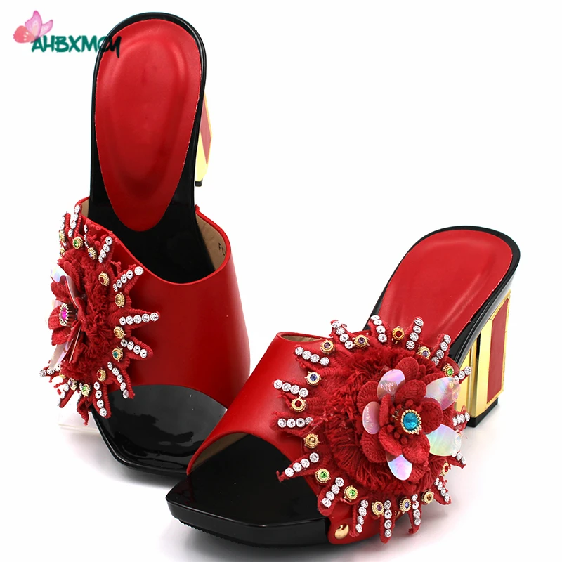 Босоножки на платформе красного цвета Удобные туфли каблуке Декорированные