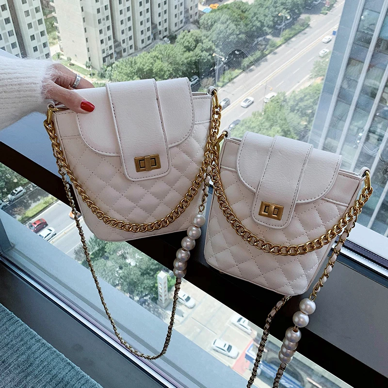 

Lattice Tote Bucket bag 2020 Fashion New High quality PU Leather Women's Designer Handbag Pearl Chain Shoulder Messenger Bag