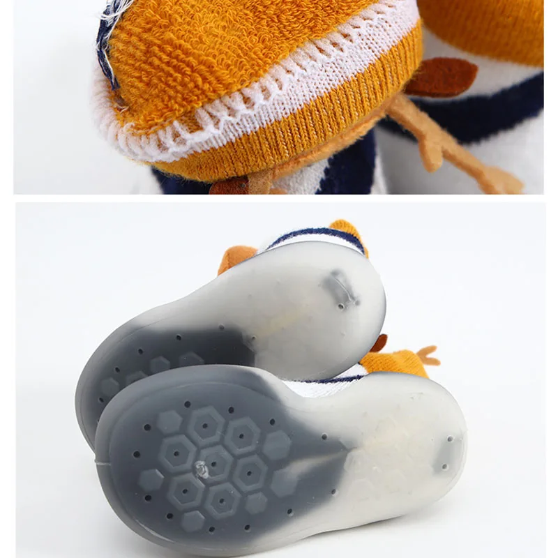 Зимняя обувь для малышей мягкая бархатная на подошве мультяшная рождественской