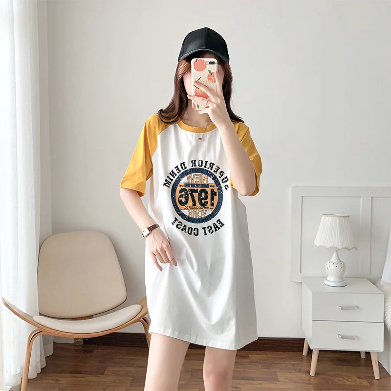 Футболка для беременных с буквенным принтом средней длины Одежда большого