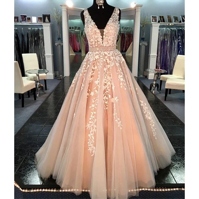 Свадебное платье цвета шампанского с V-образным вырезом и открытой спиной |